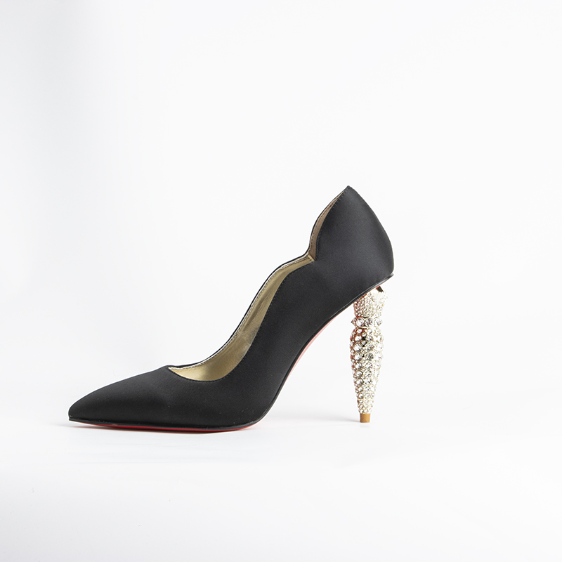 luxury Red Bottom Black Pointe - огляд і ціна Leather Work Heels